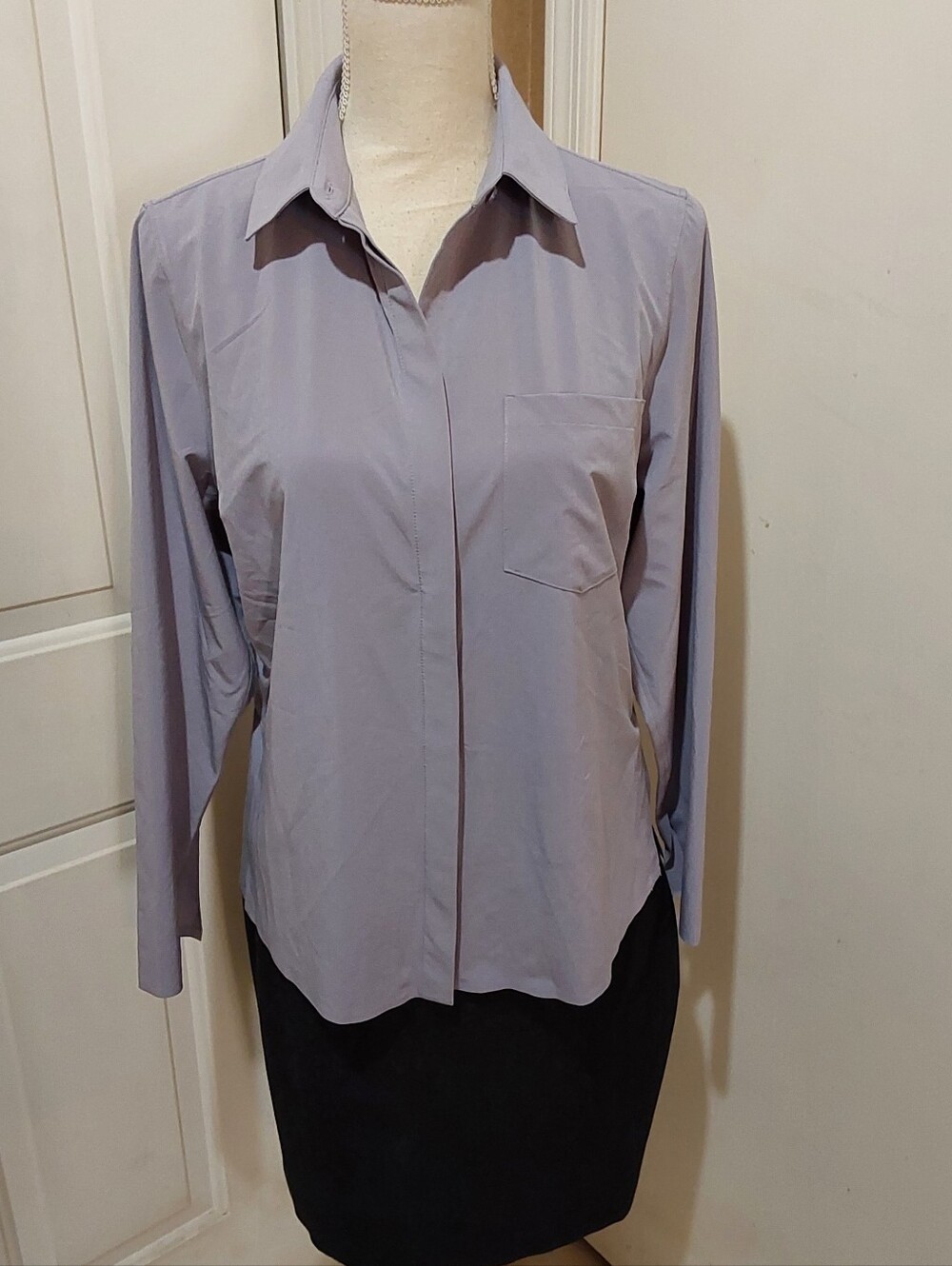🌺 NEW Athleta Lavender Button-Front Long Sleeve Suit Shirt